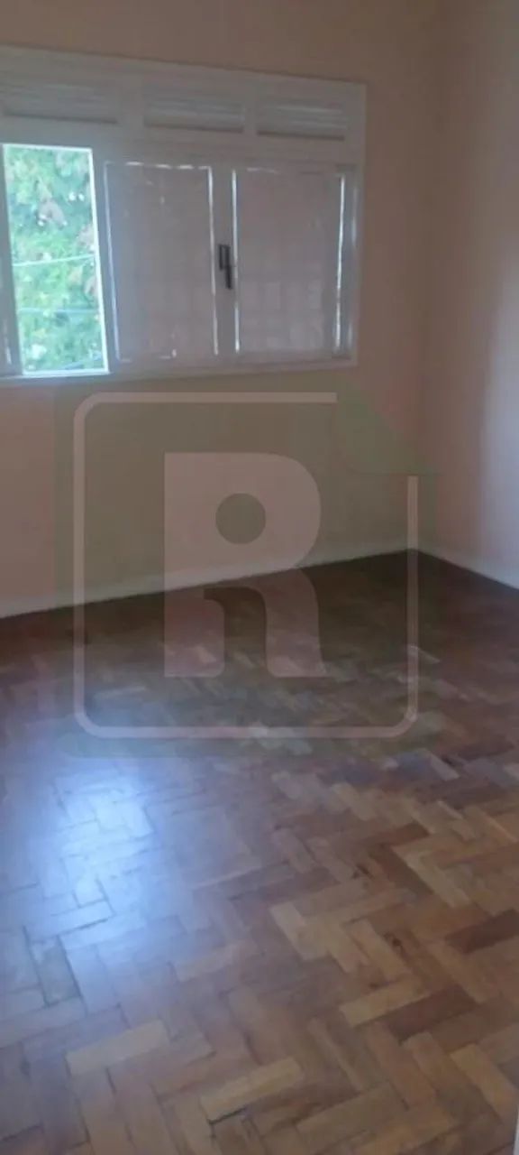 CASA PERTO AZEVEDO LIMA, COM GARAGEM!