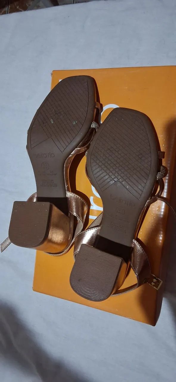 Sapato dourado  - Foto 5