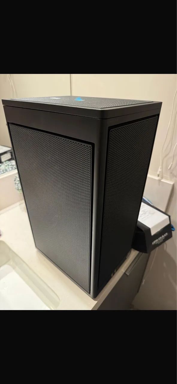 Gabinete Mini ITX Corsair 2000D