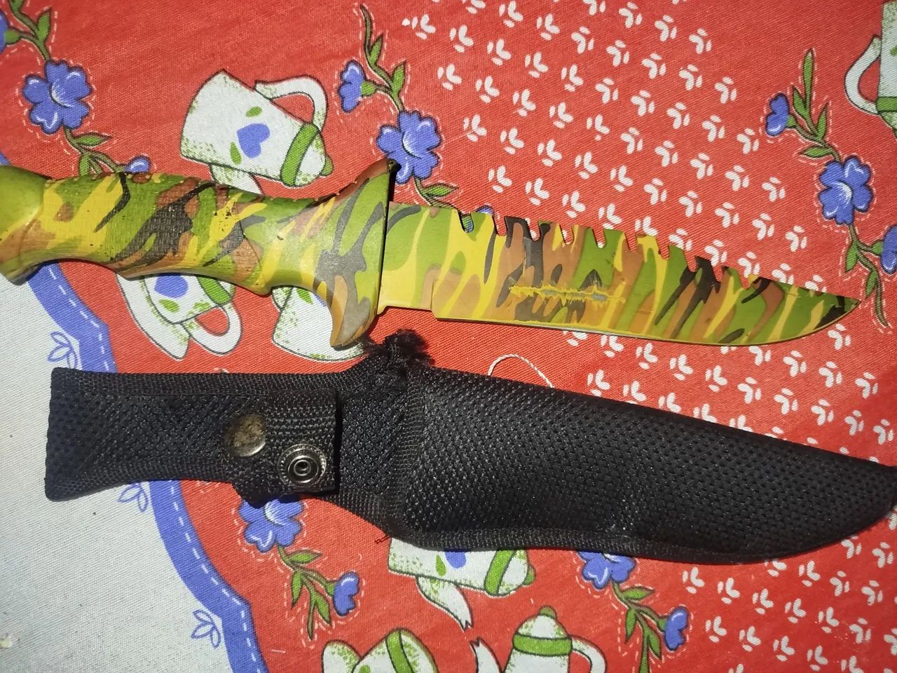 Faca Tática Camuflada