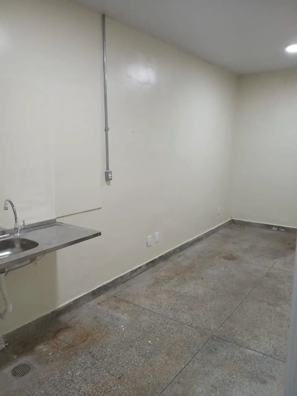 Galpão/Armazém 750m² c/ 2 Escritórios no Centro Manaus - Foto 2