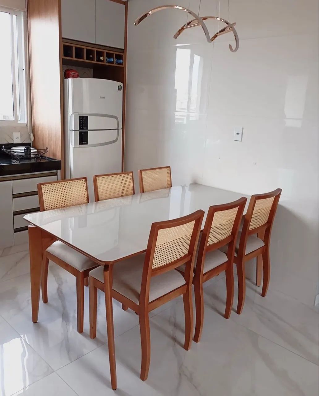 MESA DE JANTAR PERNA DE ARANHA 1,80x1,00 COM 6 CADEIRAS