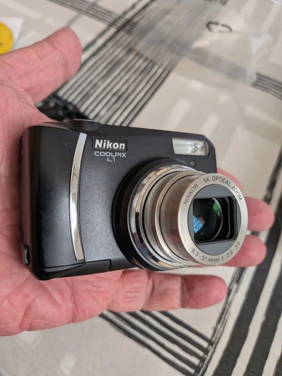 Camera Nikon Coolpix L1