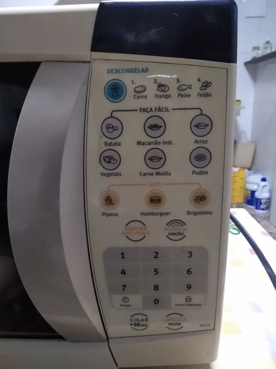 micro-ondas Electrolux modelo MEF28 de 18 litros 110V - Foto 3
