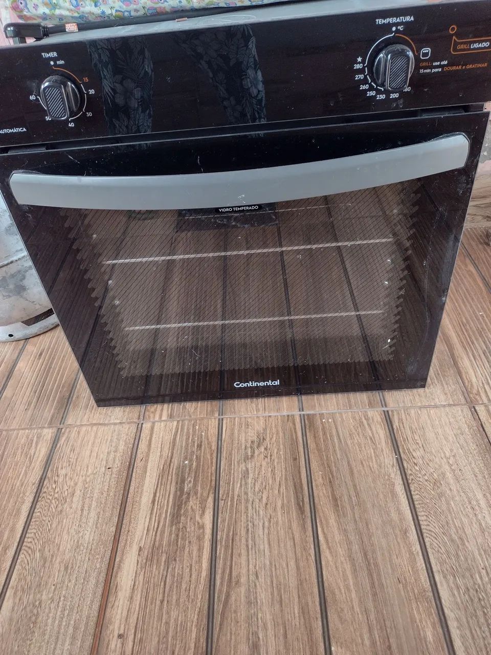 Forno embutido