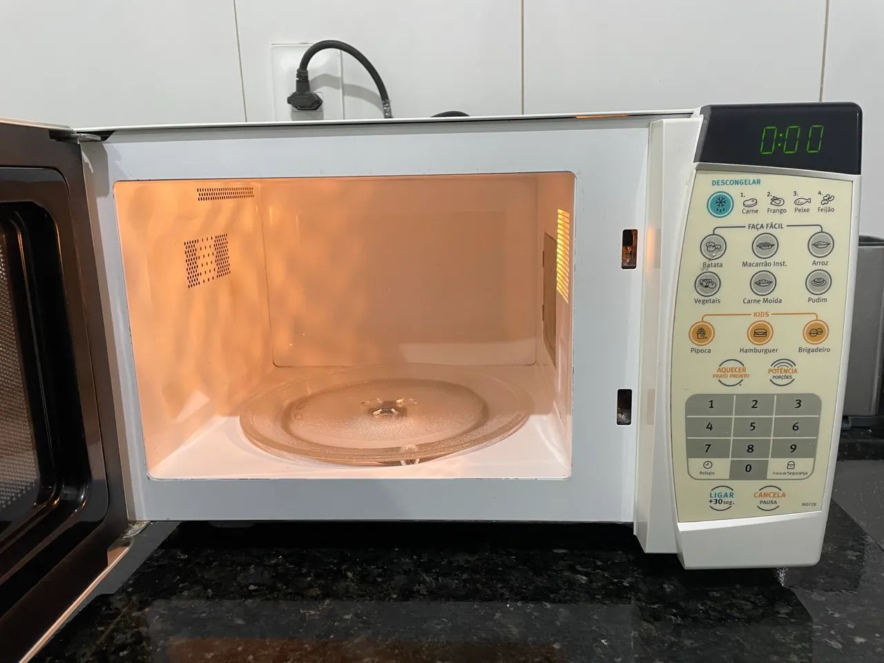 Microondas Eletrolux 20 Litros  - Foto 5