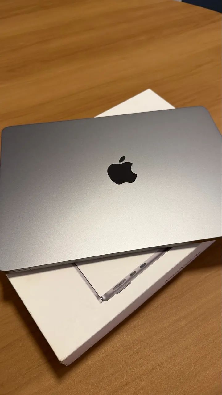 MacBook Air 13.6 - M3 Space Gray, de 256GB - 8GB, Seminovo 93