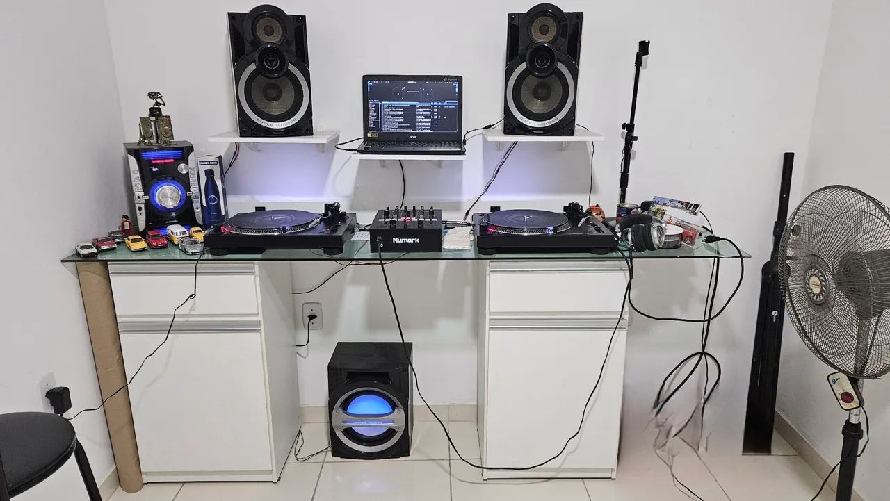 Setup para DJ Áudio-Technica e mix Numark 