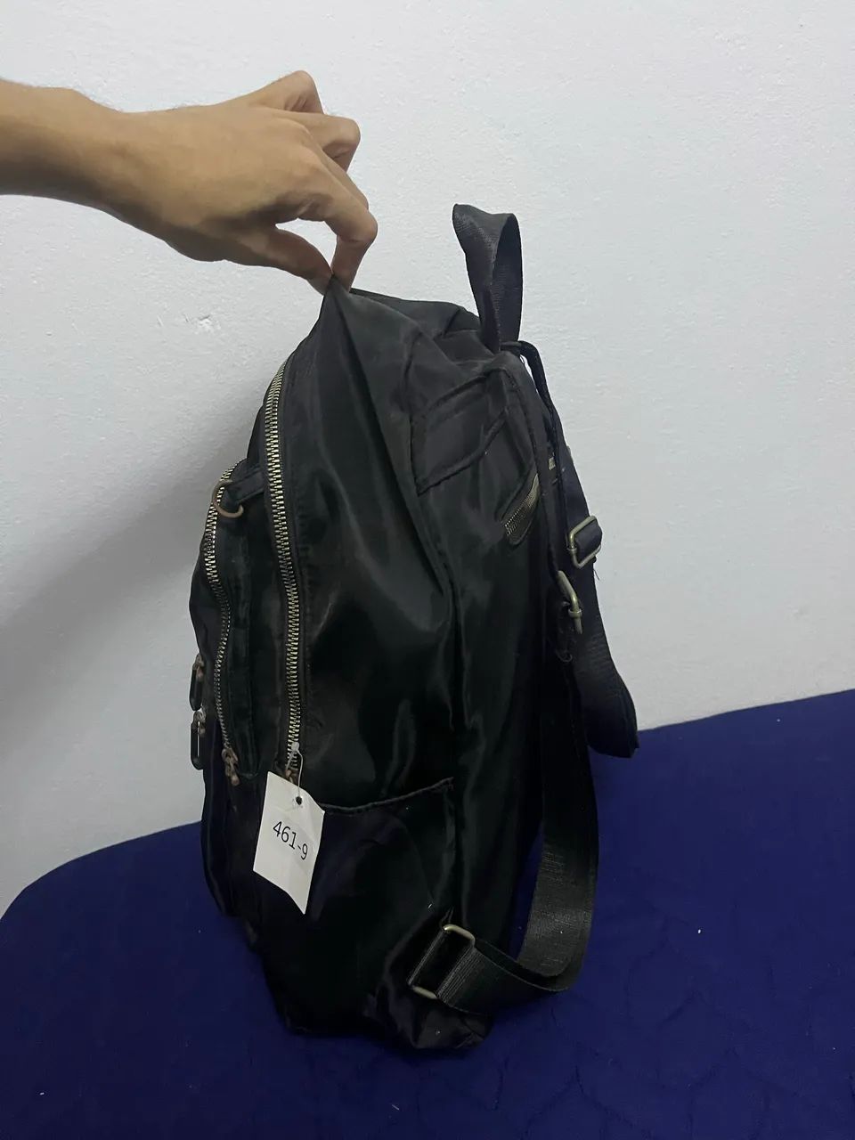 Mochila feminina preta com vários compartimentos  - Foto 2