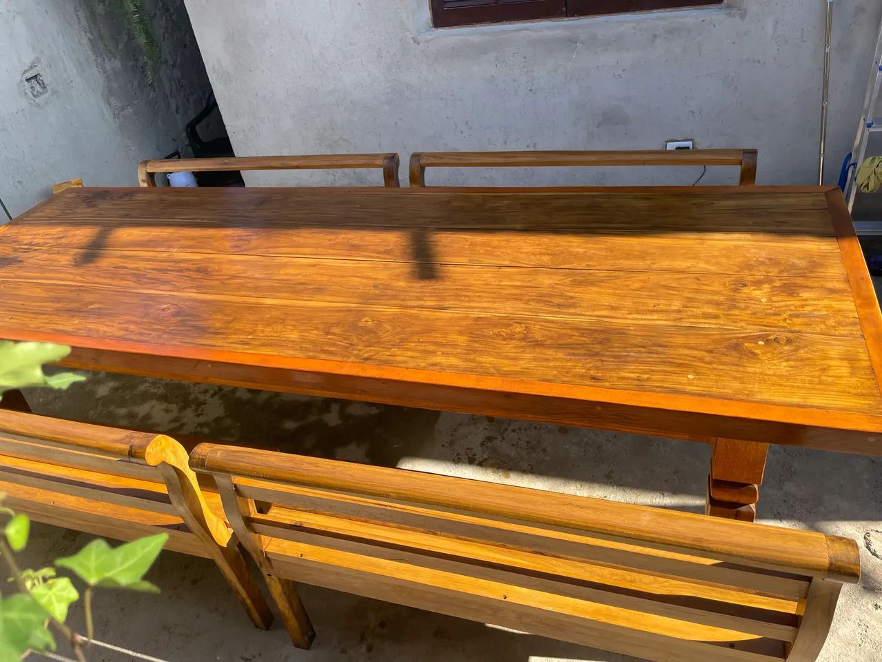 Mesa de madeira Freijó maciça 
