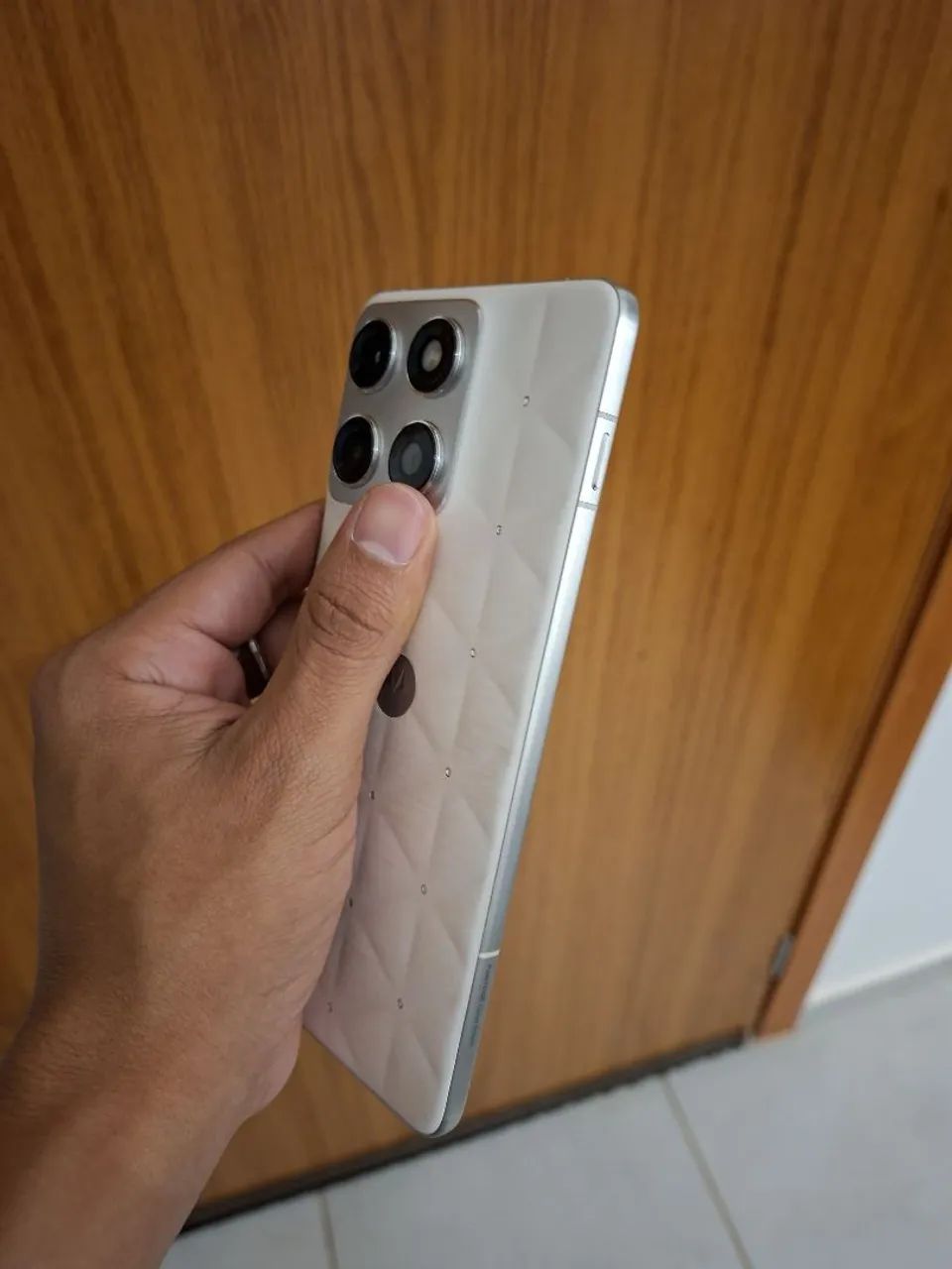 Moto EDGE 70 COLLECTION SWAROVSKI 12/512GB - Foto 4