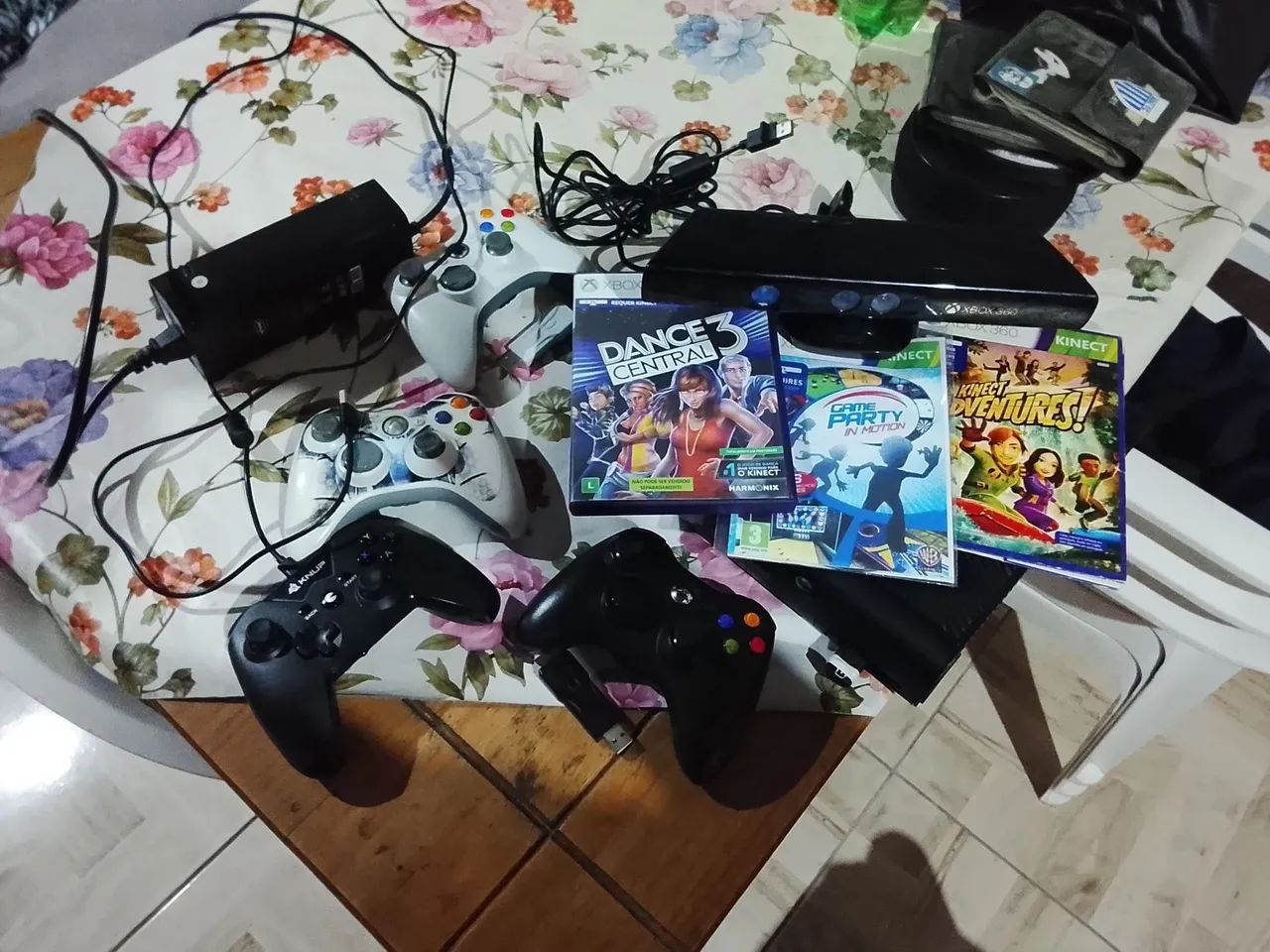 Xbox 360 super slim mais de 70jogos e 4 controles - Foto 5