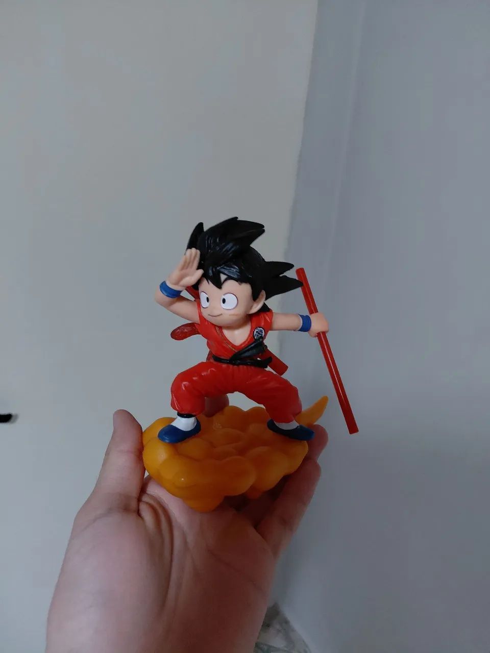 Action figure Goku na nuvem