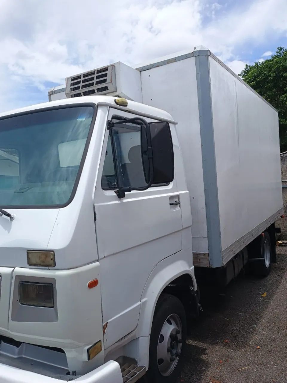 VW 7.90 - Refrigerado