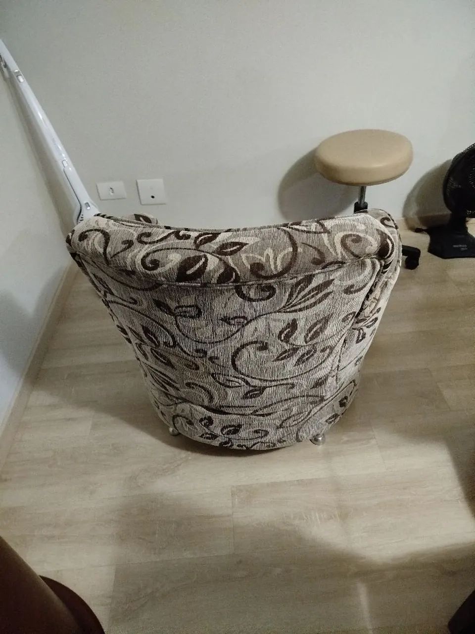 Vendo poltrona em bom estado - Foto 2