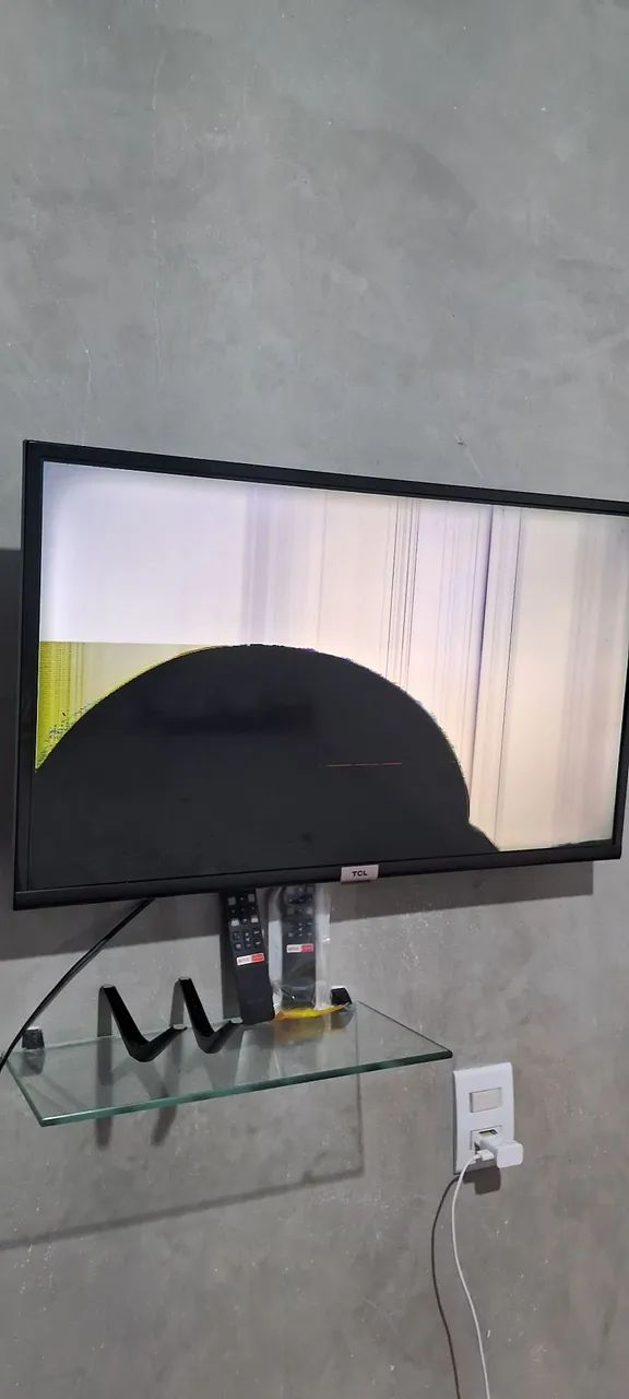 Tv tcl 32 pol. com tela Quebrada para retirada de Peças 
