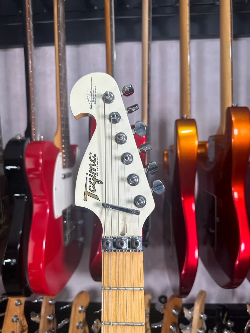 Guitarra Tagima E2 (toda original) - Foto 5