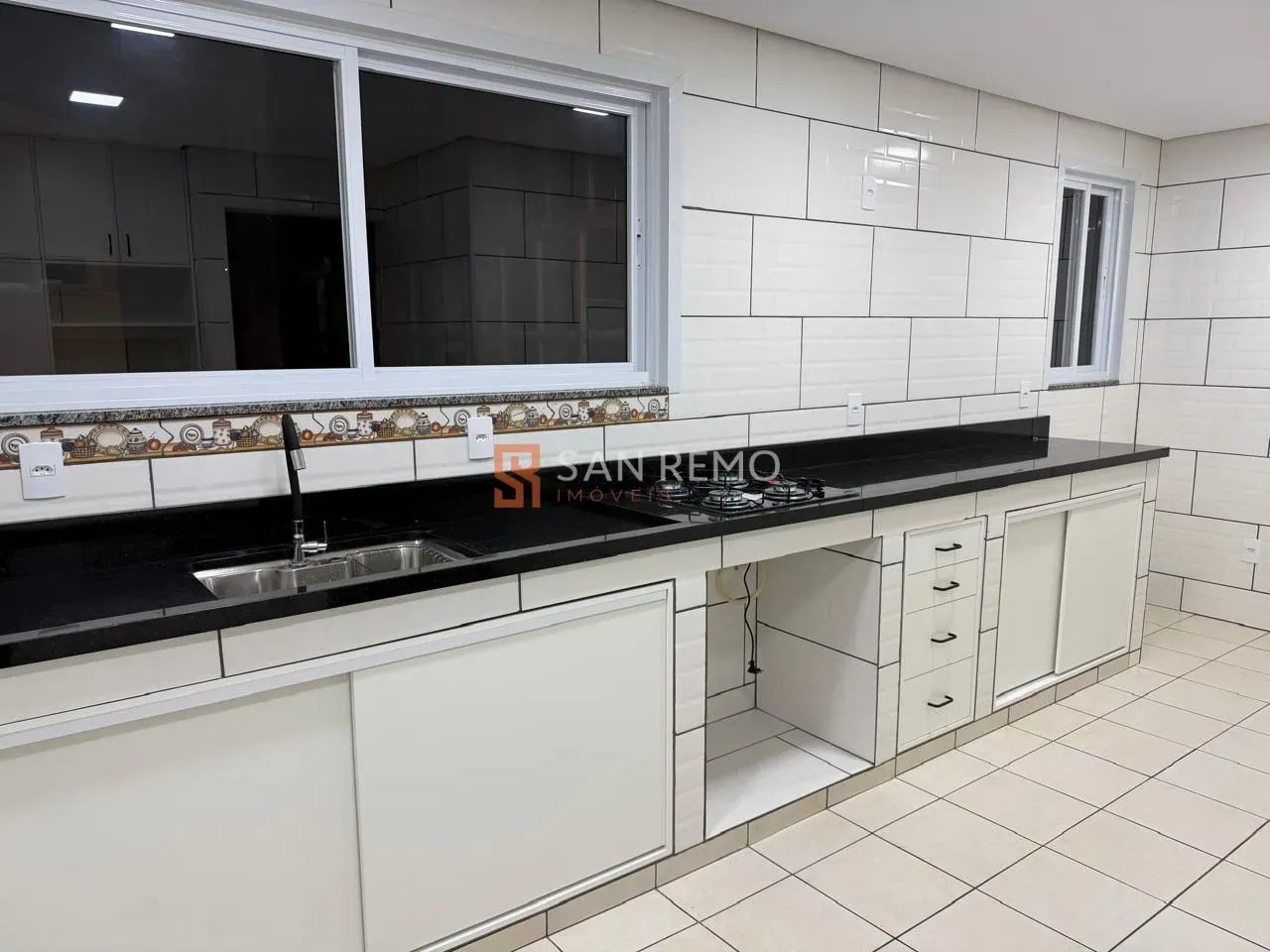 Rio Tavares | Casa 4 quartos, sendo 1 suite