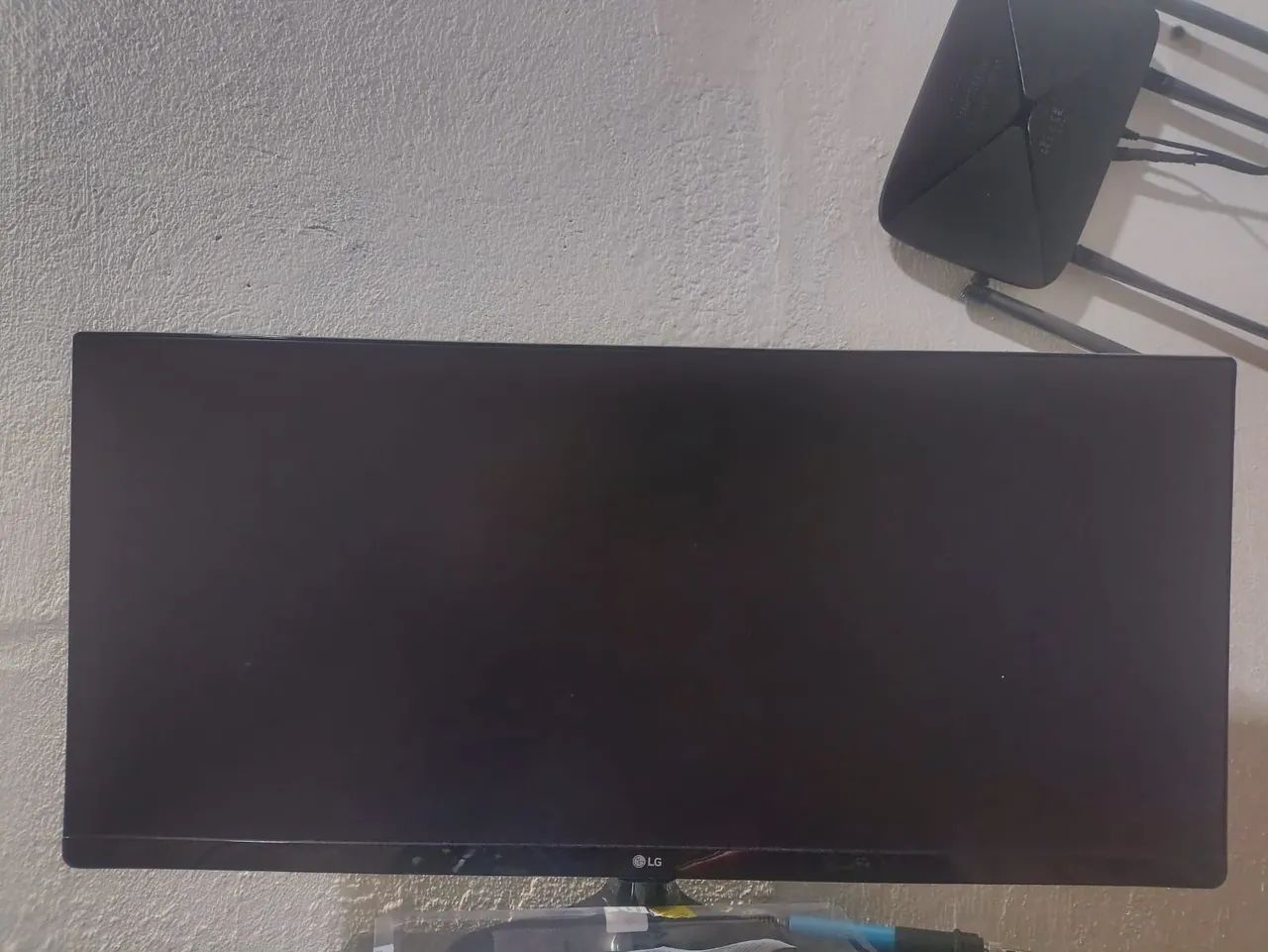 Monitor LG ultra wide, 26 polegadas + suporte articulado com USB (pistão a gás) - Foto 3