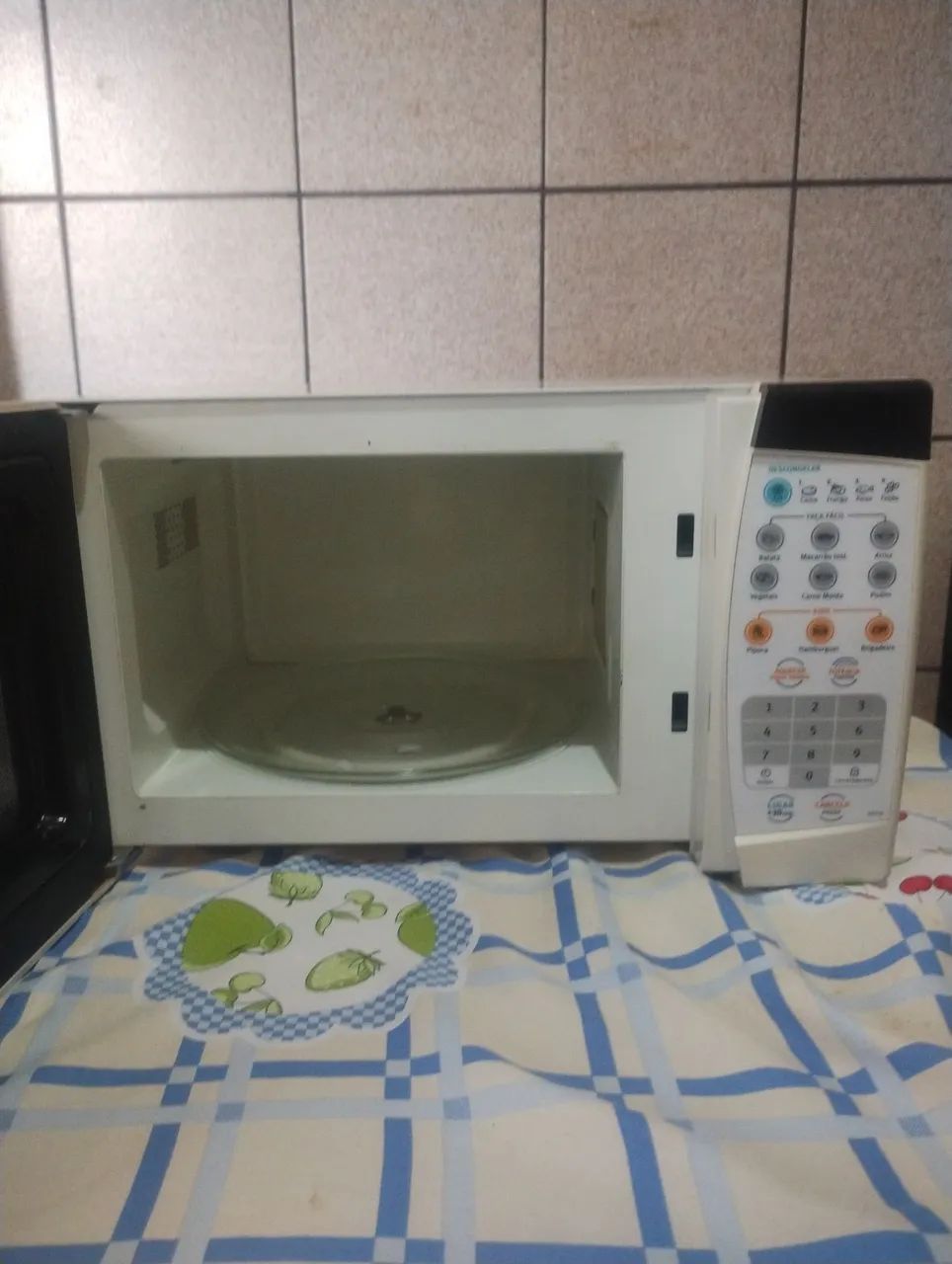 Vende-se microondas funcionando em perfeito estado  - Foto 2