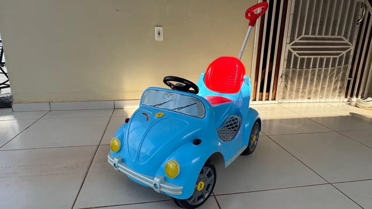 Carrinho Infantil de Passeio e Pedal Fusca - Foto 3