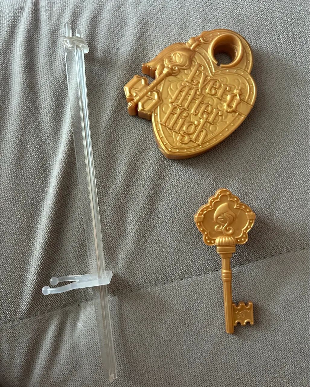 Suporte para boneca ever after high + pente de boneca 