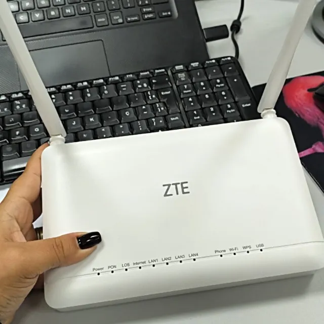 LOTE ZTE ZXHN F670L V9 BRANCO SEMINOVO 12V 1A - P4 - Conectividade