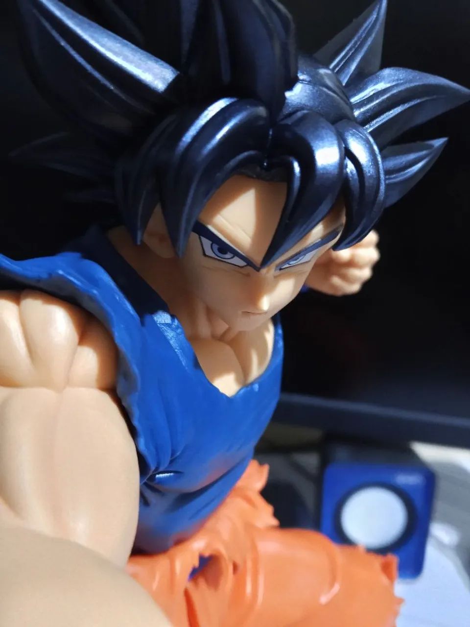 Action figure Goku UI - Foto 2