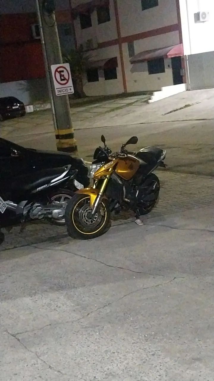 Hornet 600 - Foto 2