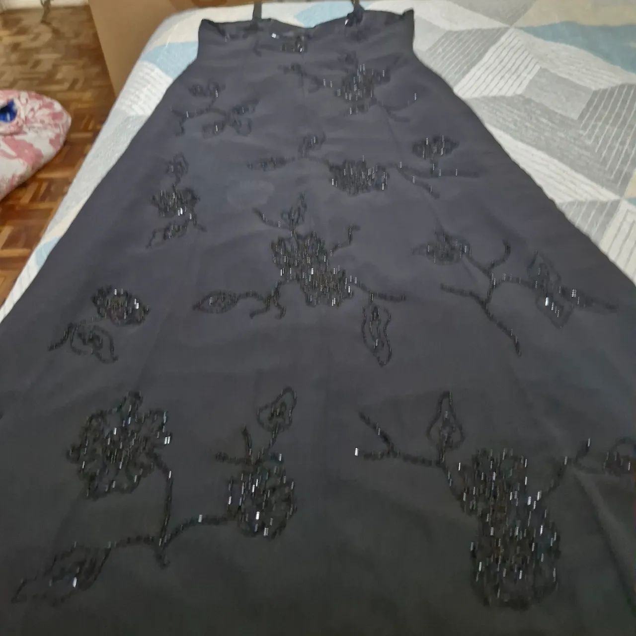 Vestido todo bordado com pedras. - Foto 5