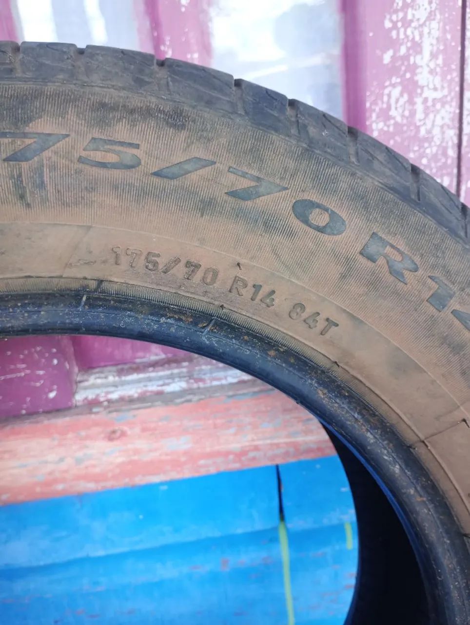 Pneu aro 14