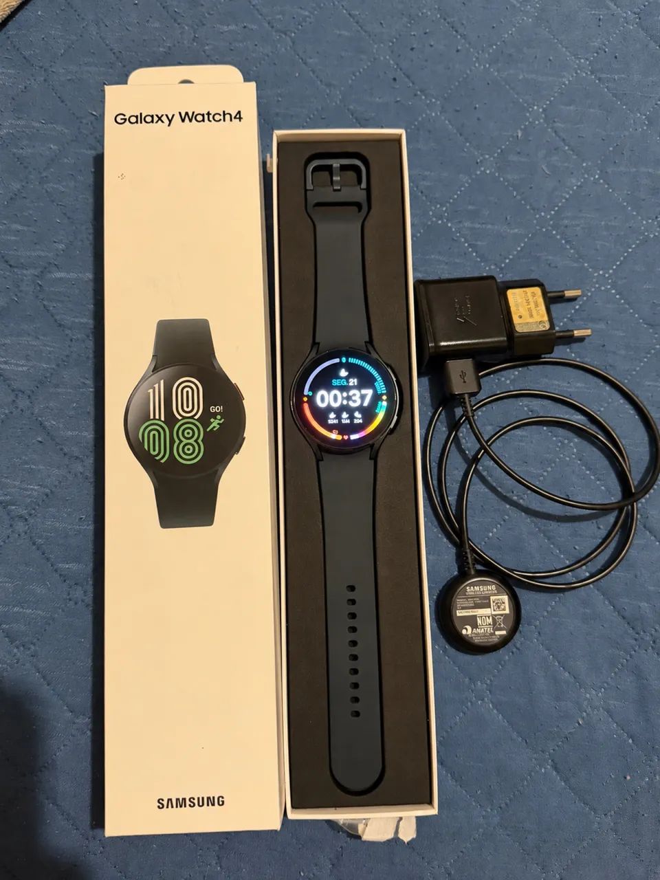 Samsung Galaxy Watch4 - Completo com caixa e carregador