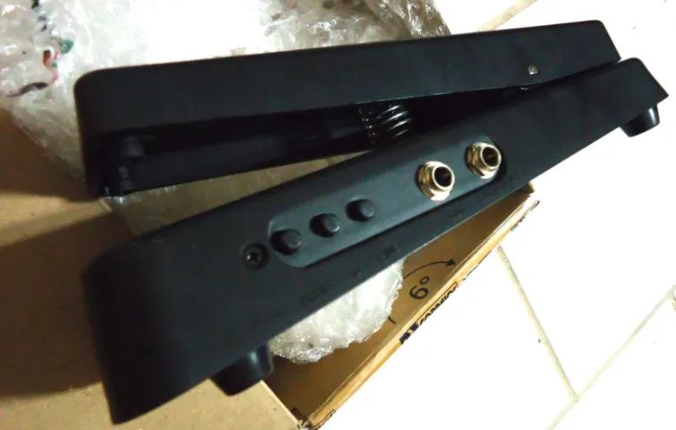 Pedal Hell Babe Wah-Wah Behringer Excelente Estado - Foto 4