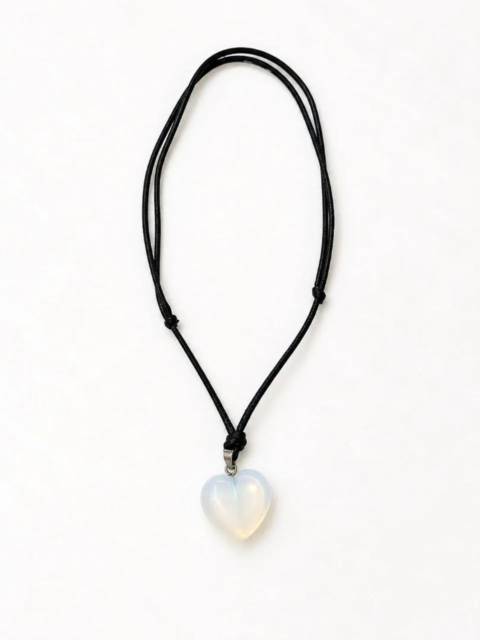 Colar com Pingente de Coração Branco - Cordão Ajustável