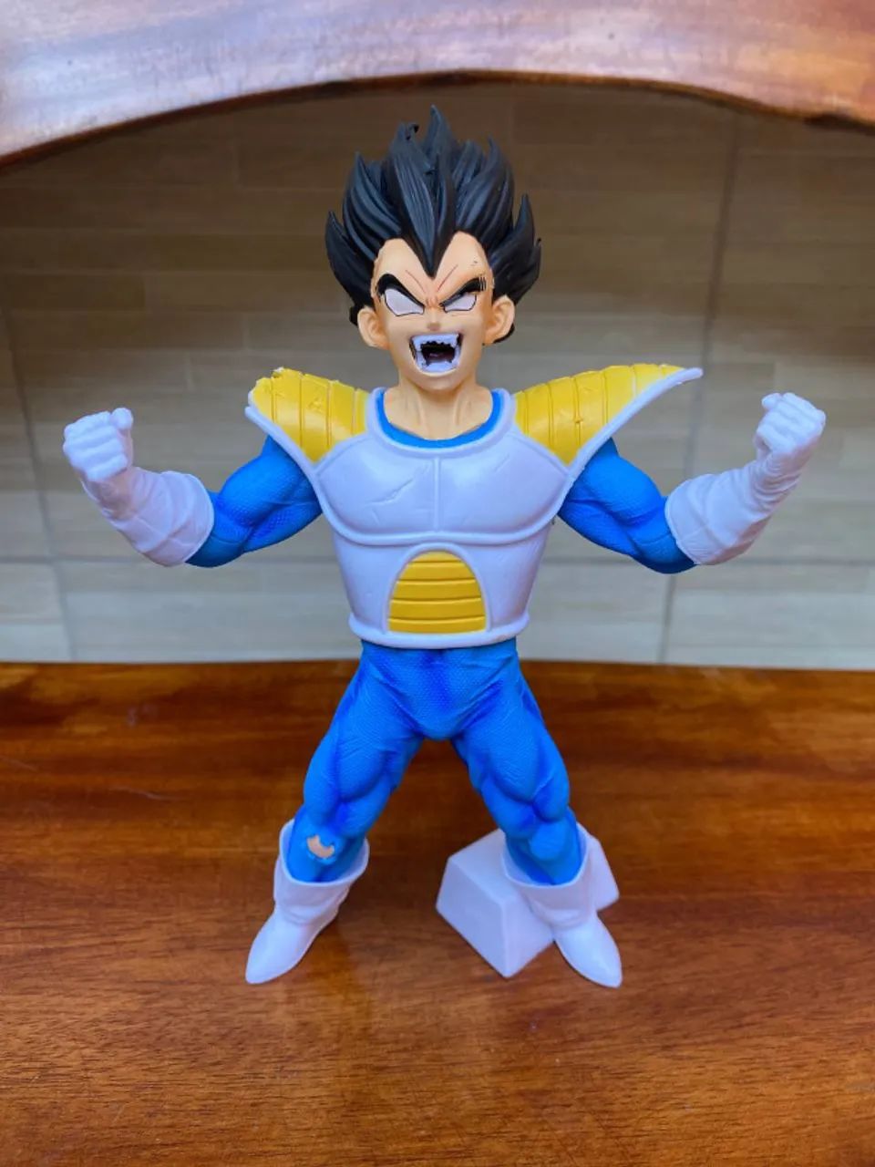 Action Figure Dragon Ball - Vegeta 20cm Se Transformando Em Oozaru