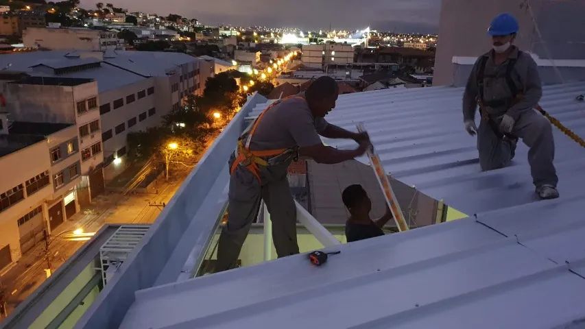 TELHADOS E PORTÕES INDUSTRIAIS - Foto 4