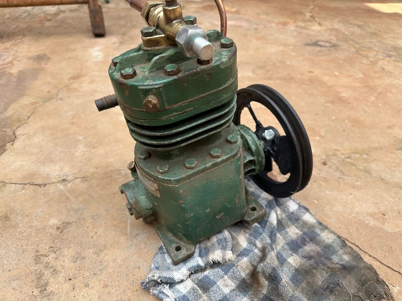 Cabeçote Compressor De Ar Bitzer Antigo - Usado E Funcionando - Foto 2