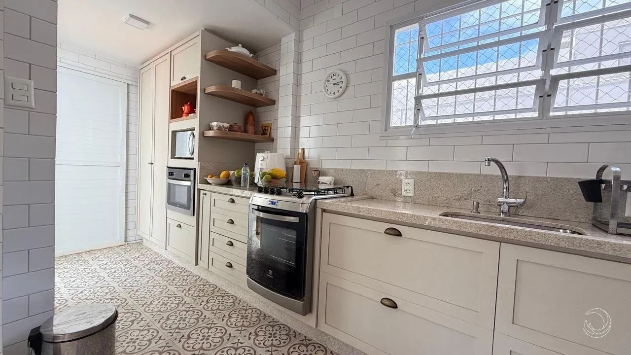 Casa residencial com 3 quartos em Sambaqui - Foto 2