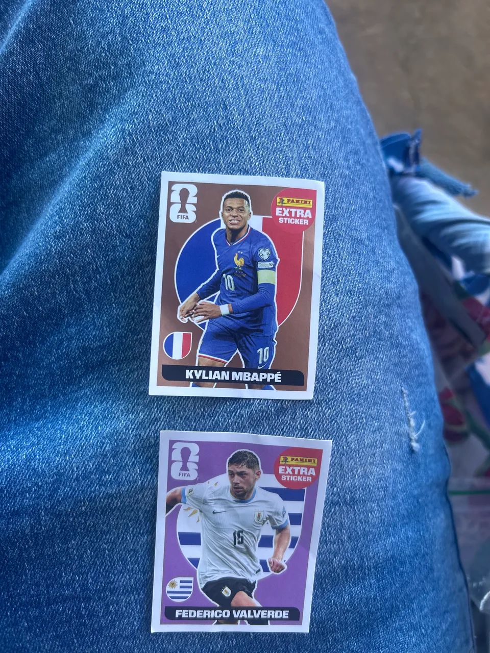 Vende-se figurinha da copa do mundo.