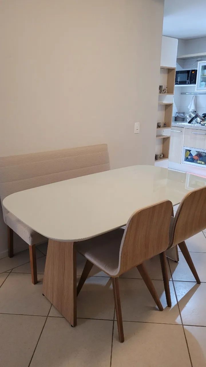 Conjuto de sala de jantar com mesa e aparador - Foto 2