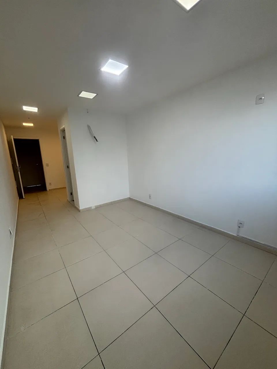 Vendo ótima sala comercial no Office & Mall - Estrada da Cachamorra - Foto 5