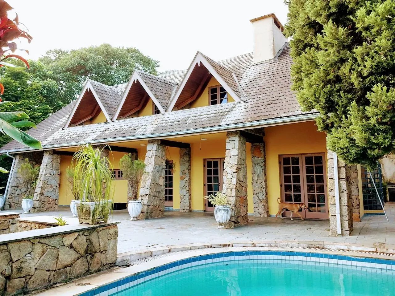 GRANJA VIANA, PISCINA, CHURRASQUEIRA