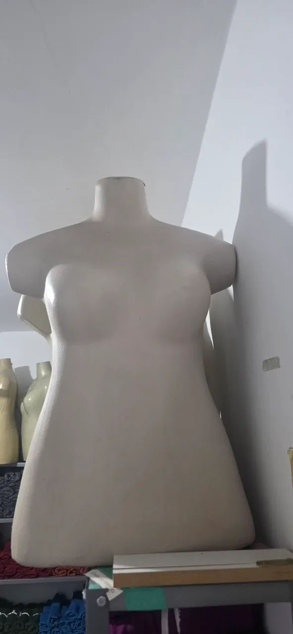 Bustos plus size manequim  - Foto 2