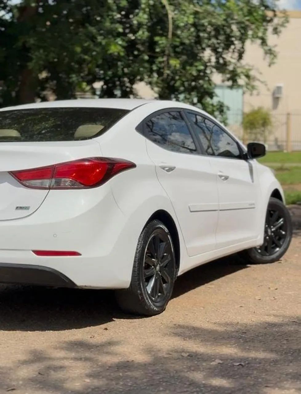 Hyundai Elantra GLS 2.0 16V Flex Aut. 2015 - Foto 5