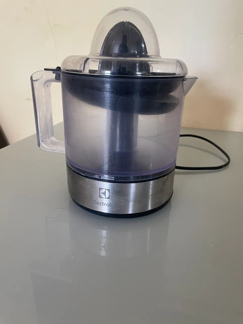 Espremedor de Frutas Electrolux Efficient 800ml (ECP10)