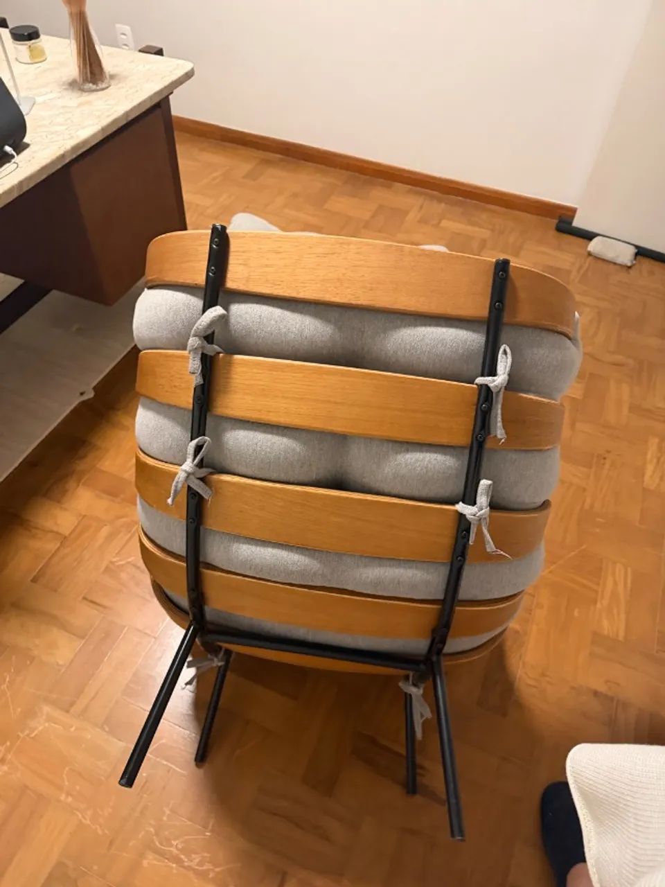 Poltrona Costela com Puff - Abra Casa - Design Clássico e Conforto - Foto 3