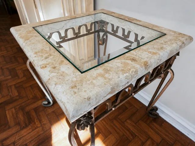 Mesa Lateral em Mármore, Metal e Vidro - Design Clássico - Foto 4