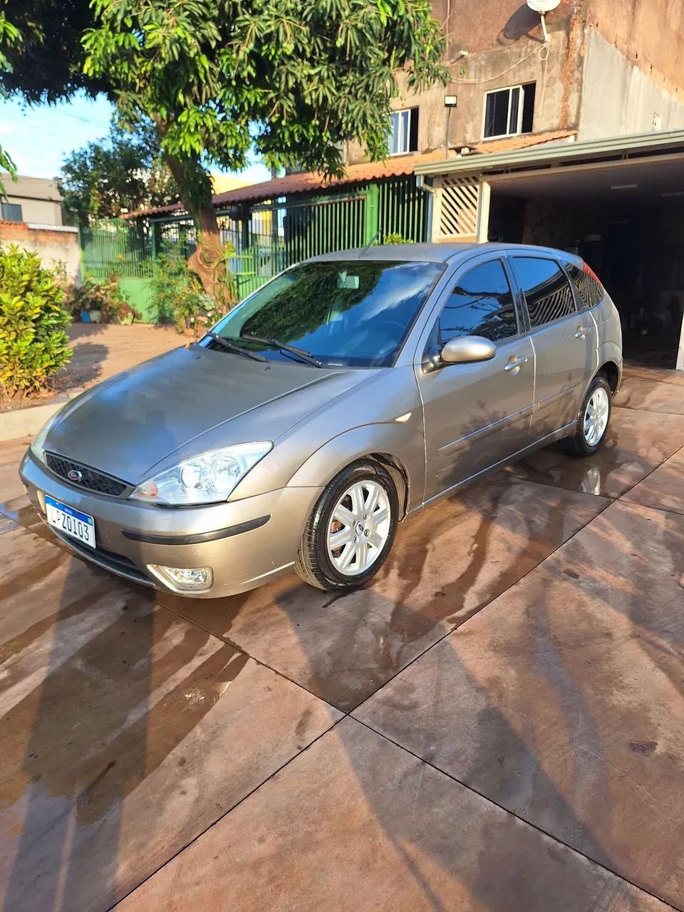Ford Focus Ghia/ XR 2.0 /ghia 2.0 16V Flex 5P 2005