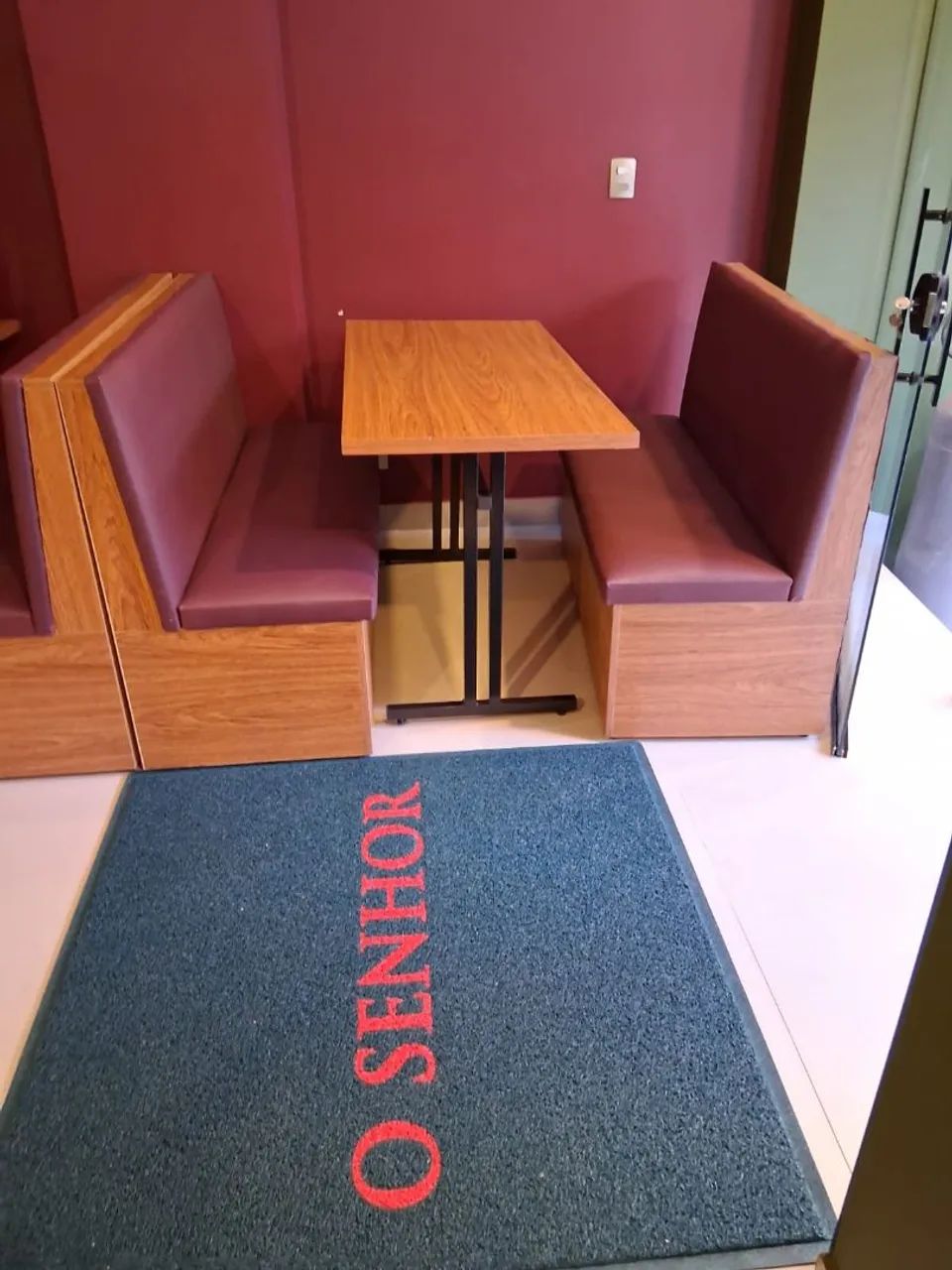 Sofa booth medindo 1,20 promoção 1,600 o conjunto  - Foto 3