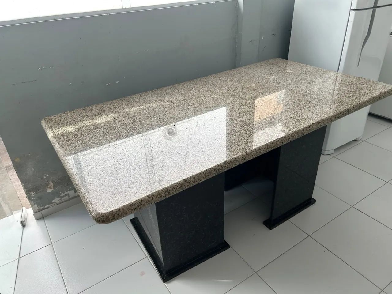 Mesa em mármore